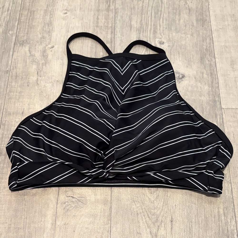 Shade & Shore Women's High Neck Twist-Front Longline Bikini Top